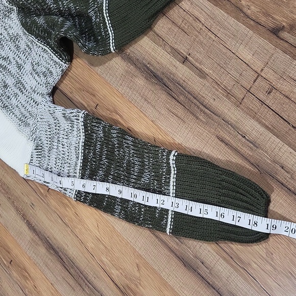 Green Color Block Mock Neck Long Sleeve Sweater - Picture 5 of 7